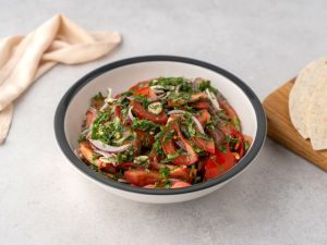 АЧЧИК-ЧИЧУК (острый салат)